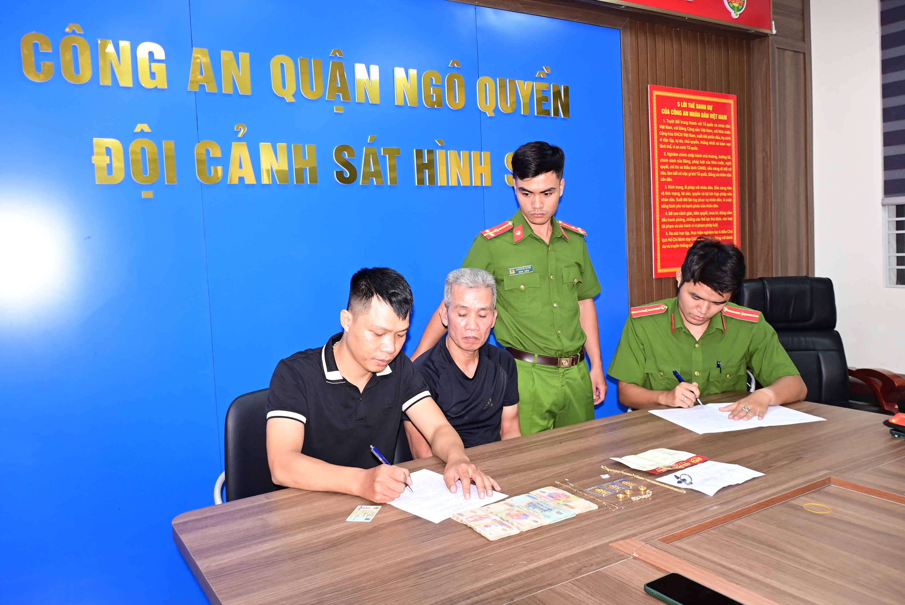 Công an quận Ngô Quyền truy bắt đối tượng trộm cắp hơn 350 triệu đồng sau 5 giờ